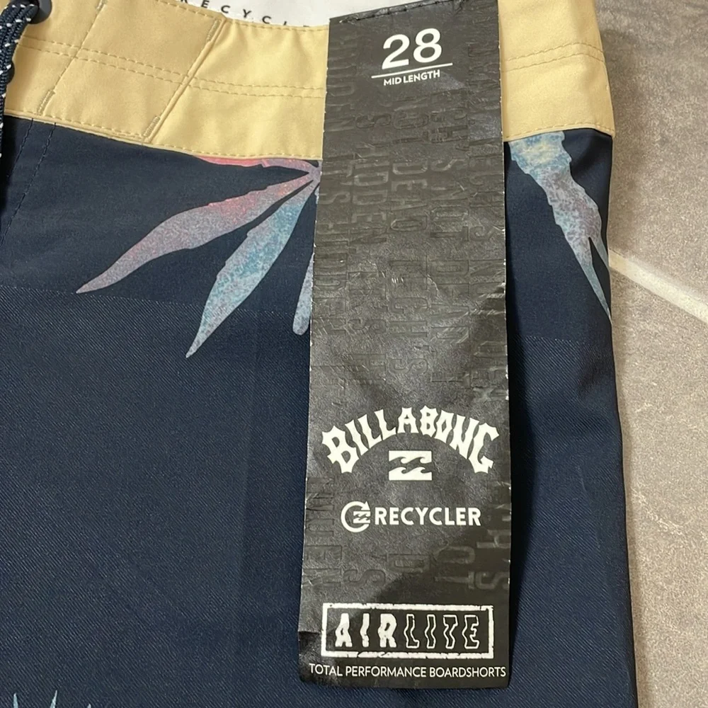 Billabong Sundays Airlite Boardshorts size 28‎